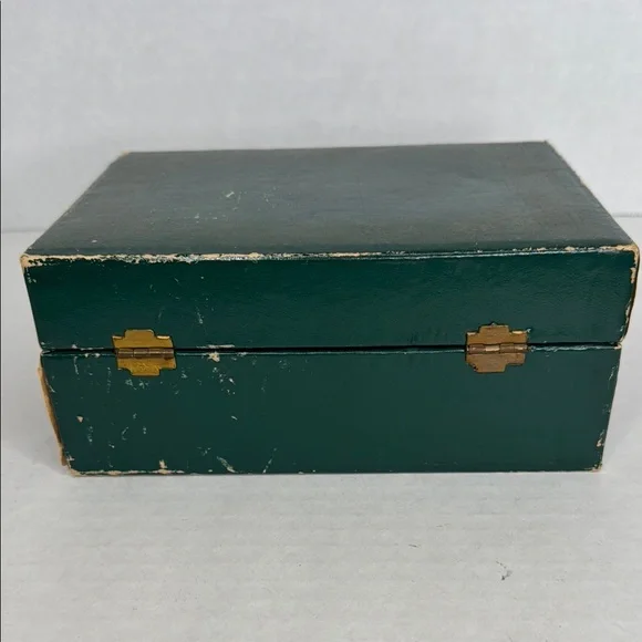 Vintage Green Jewelry Box with Gold Accents with Key - Picture 7 of 9